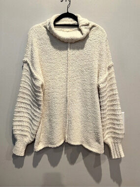 Dress Up Cream Cowl Neck Sweater Size Medium